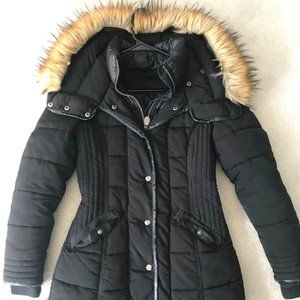 Black winter coat with fur (size small / US 4)